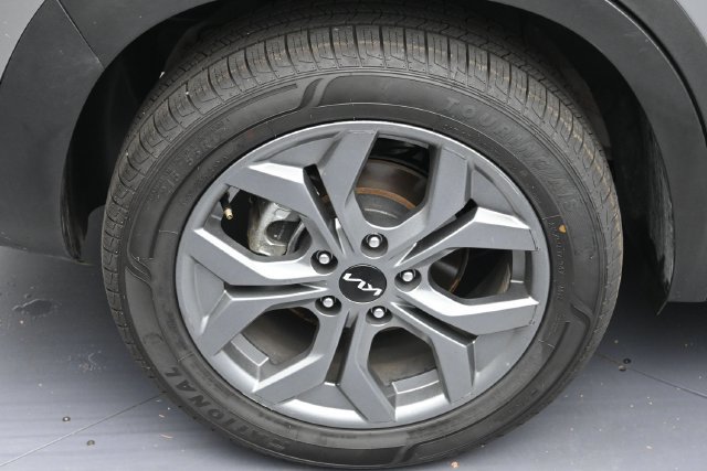 Used 2026 Kia Seltos LX FWD image 5