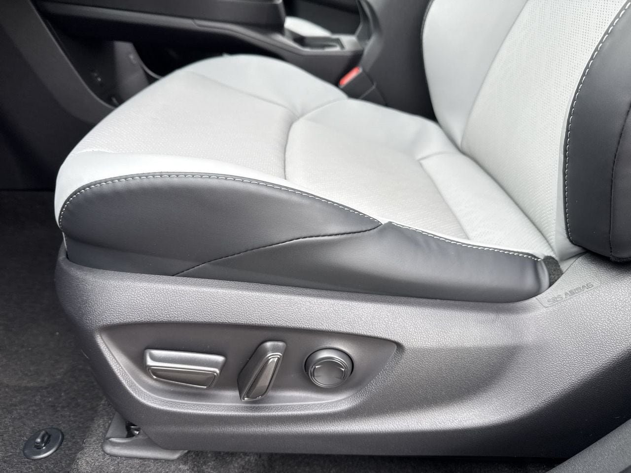 New 2026 Subaru Solterra AWD/4WD image 16