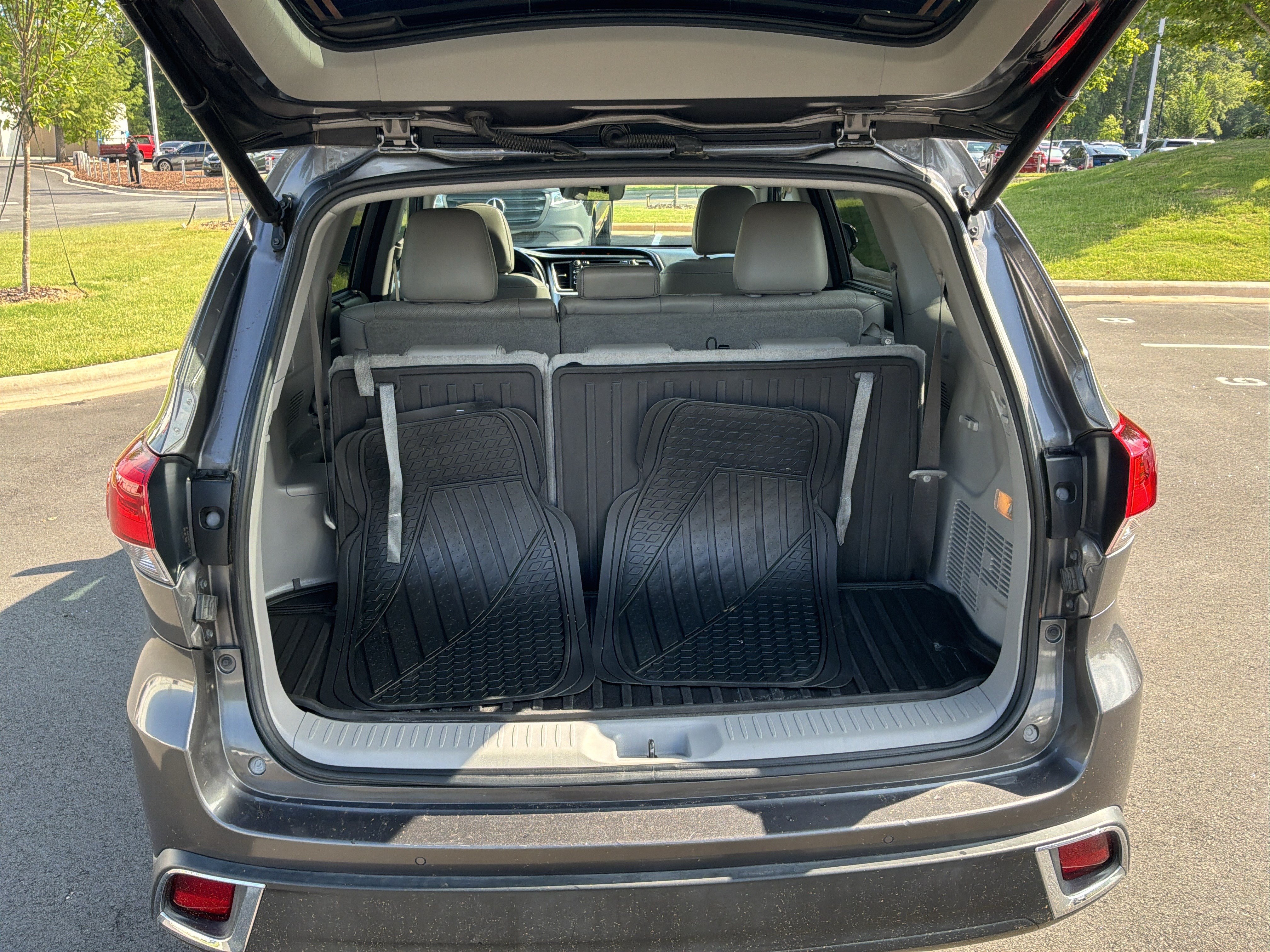 Used 2018 Toyota Highlander Limited FWD image 33