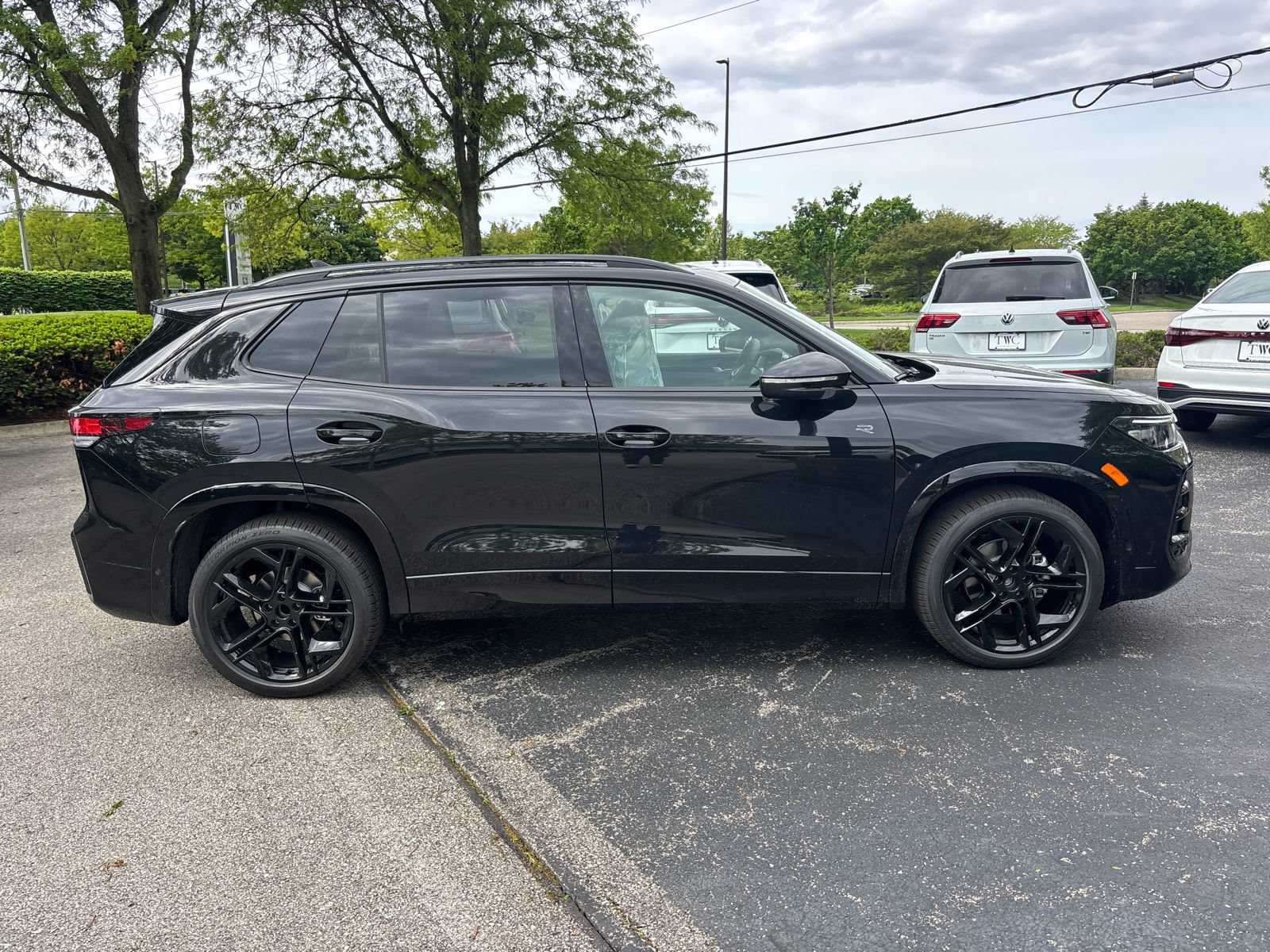 New 2026 Volkswagen Tiguan SE R-Line FWD image 4