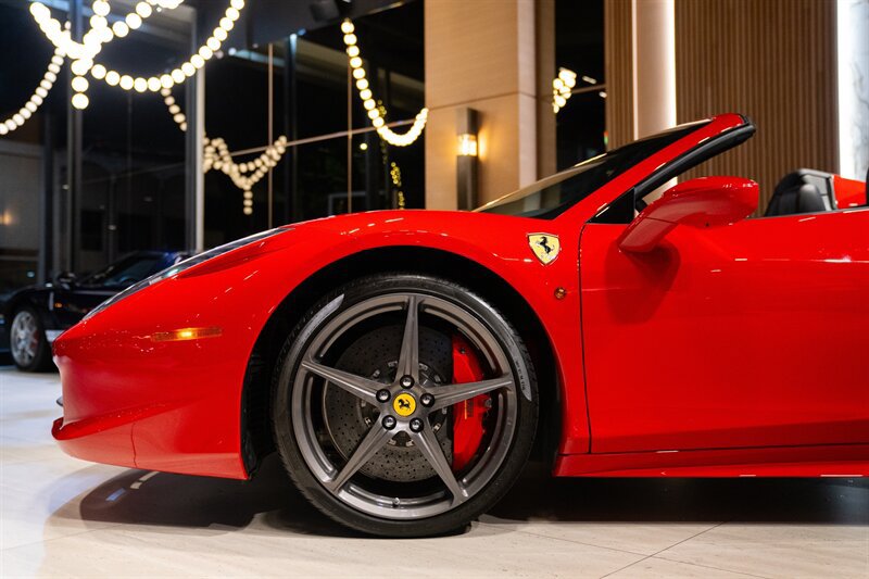 Used 2015 Ferrari 458 Spider RWD image 20