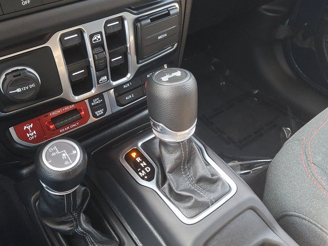 Used 2025 Jeep Wrangler Unlimited Rubicon AWD/4WD image 14