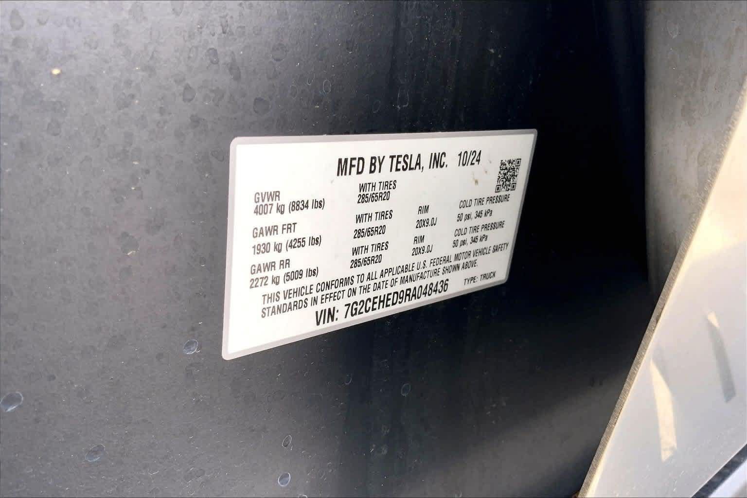 Used 2024 Tesla Cybertruck AWD Crew Cab image 20