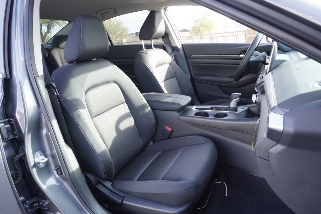 Certified 2025 Nissan Altima 2.5 SV image 12