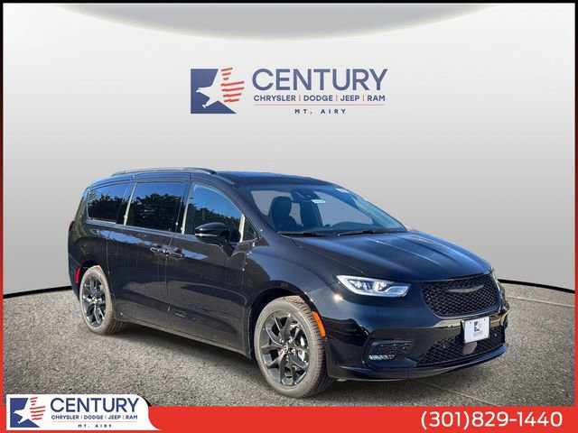 New 2026 Chrysler Pacifica Limited image 1