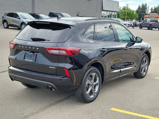 Used 2023 Ford Escape ST-Line w/ Tech Pack #1 AWD/4WD image 4