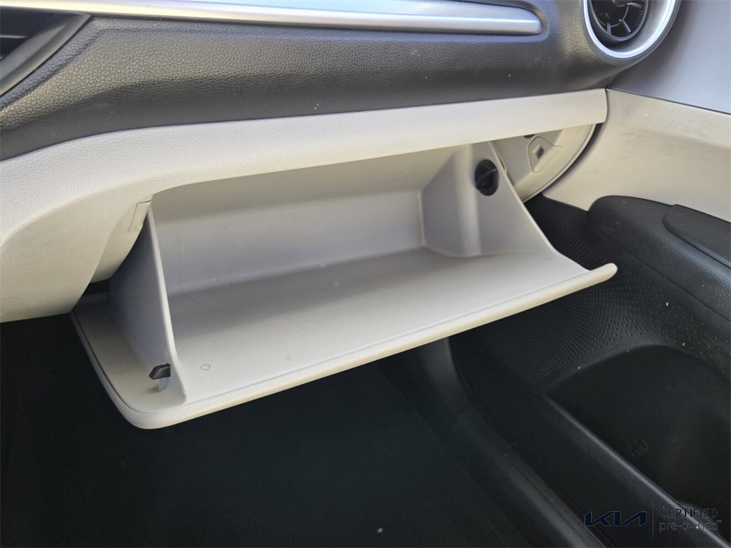 Certified 2022 Kia Forte LXS w/ LXS Technology Package image 21