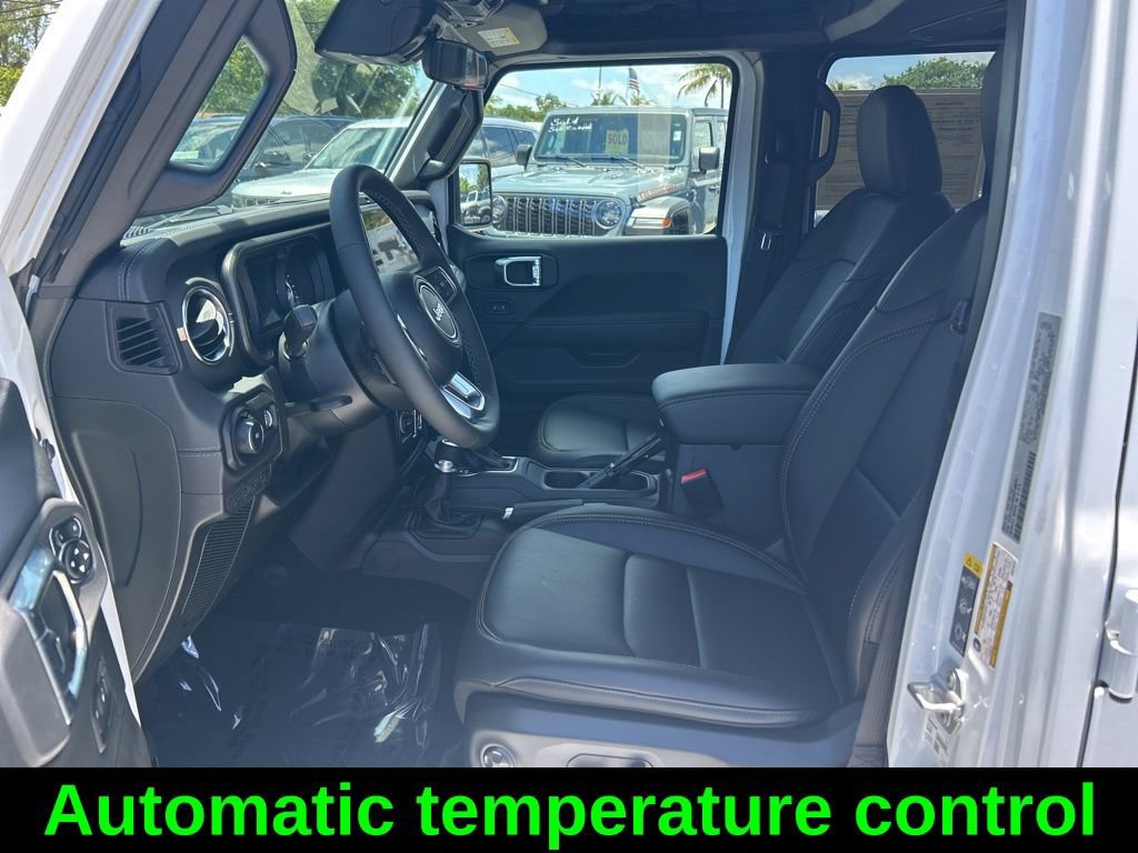 Certified 2025 Jeep Wrangler Unlimited Sahara AWD/4WD image 11