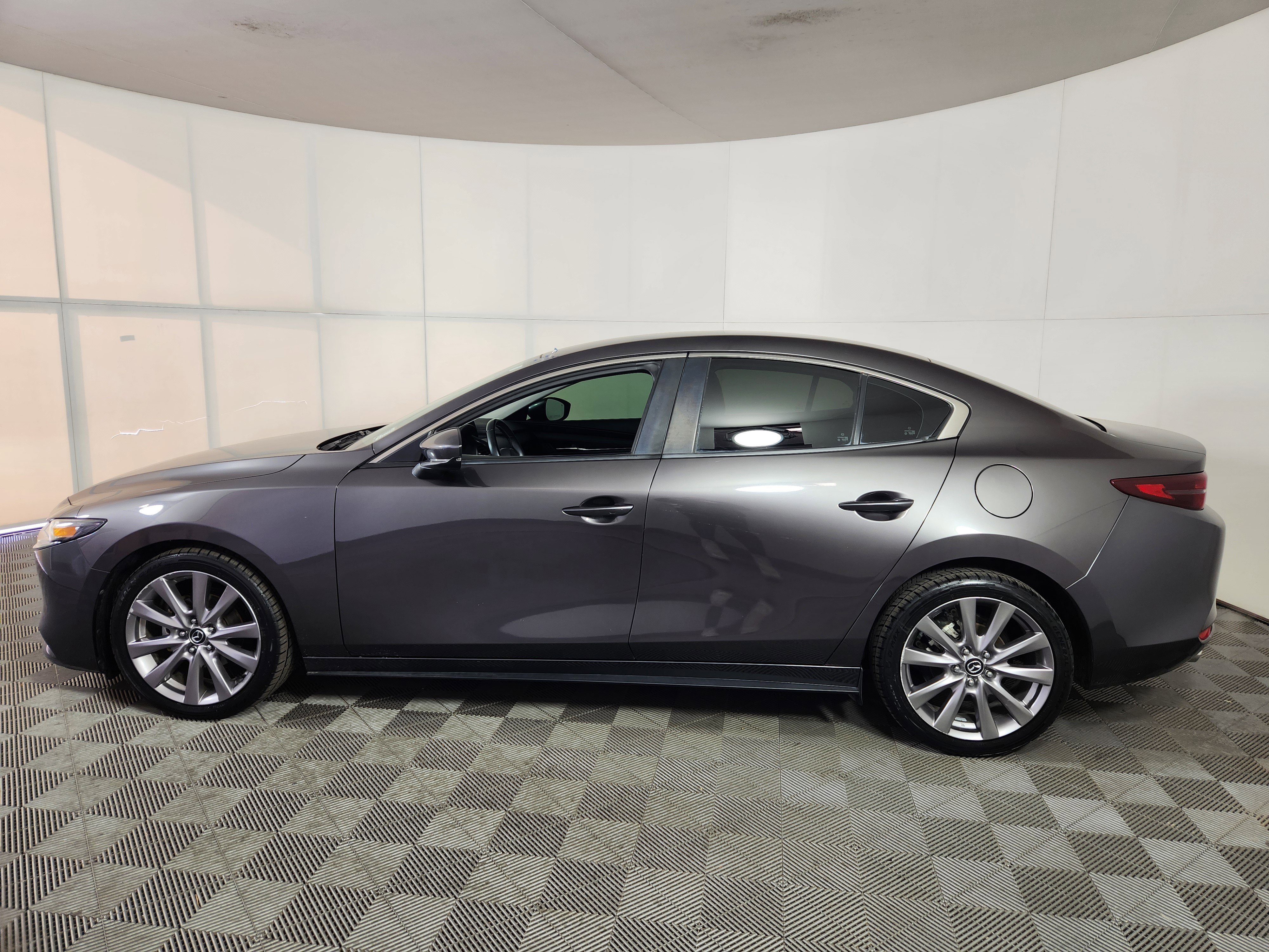 Used 2019 MAZDA MAZDA3 Sedan w/ Select Package image 4