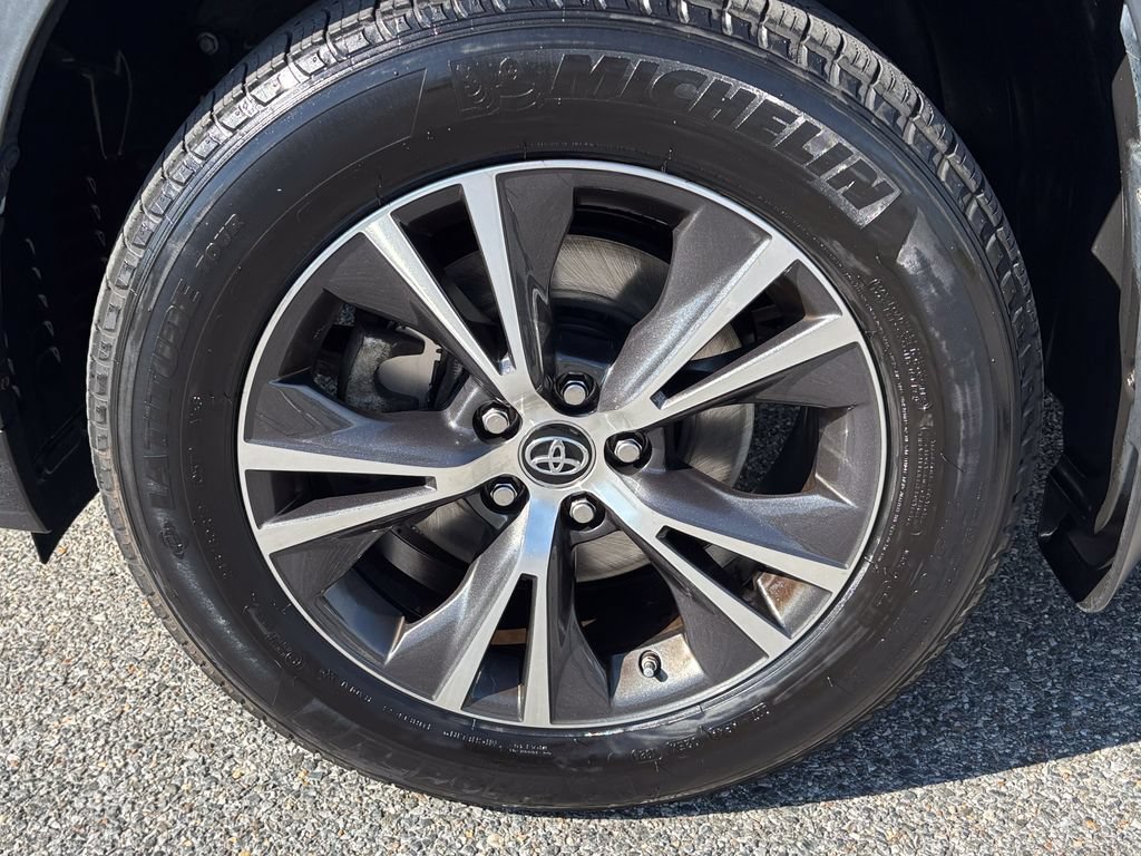 Used 2019 Toyota Highlander Plus AWD/4WD image 48