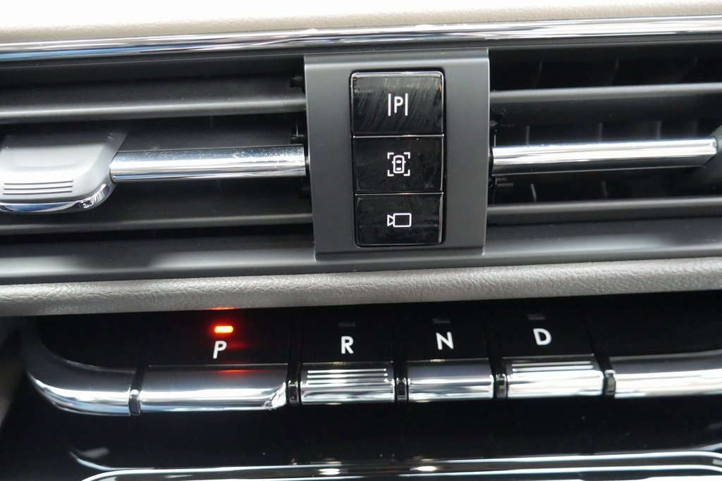 Used 2022 Lincoln Corsair Reserve w/ Equipment Group 201A image 17