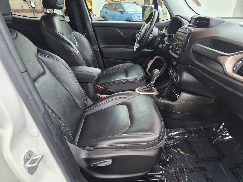 Used 2017 Jeep Renegade Limited image 32