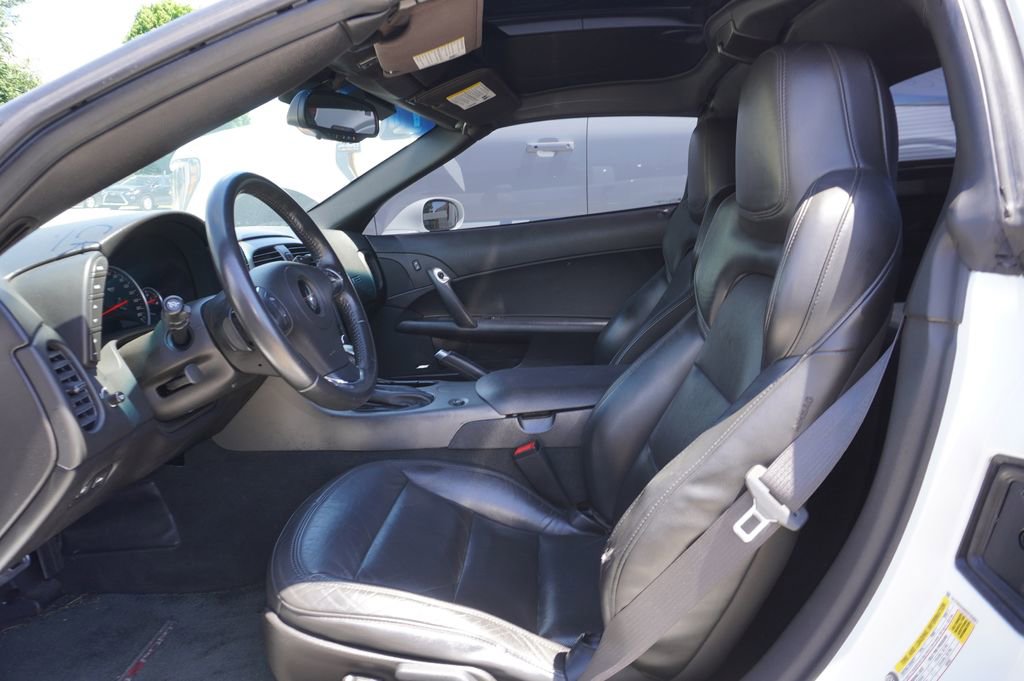 Used 2013 Chevrolet Corvette Grand Sport w/ 3LT Preferred Equipment Group RWD image 3