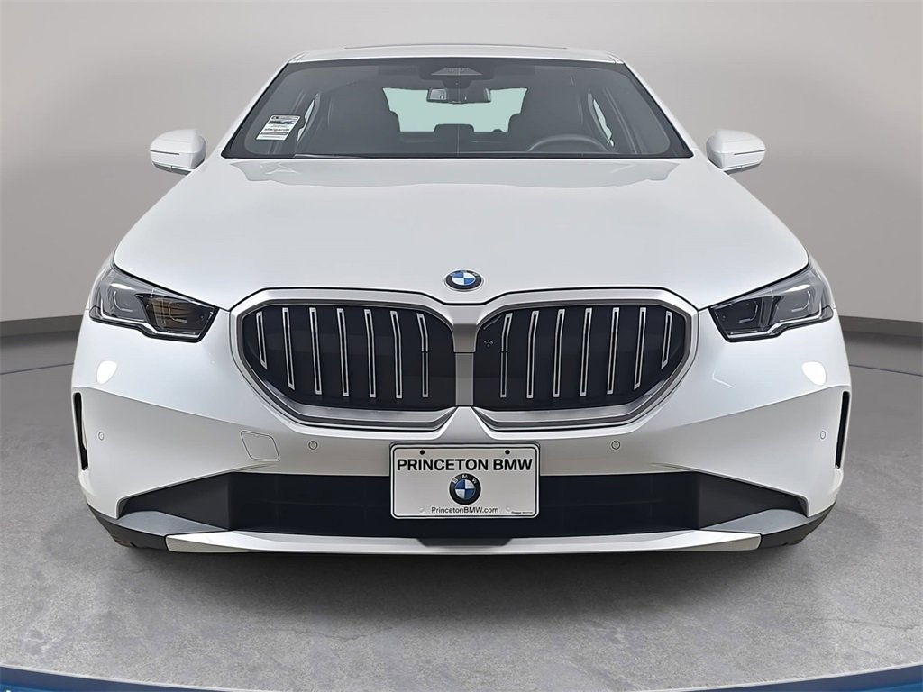 Used 2026 BMW 530i xDrive w/ Premium Package image 3