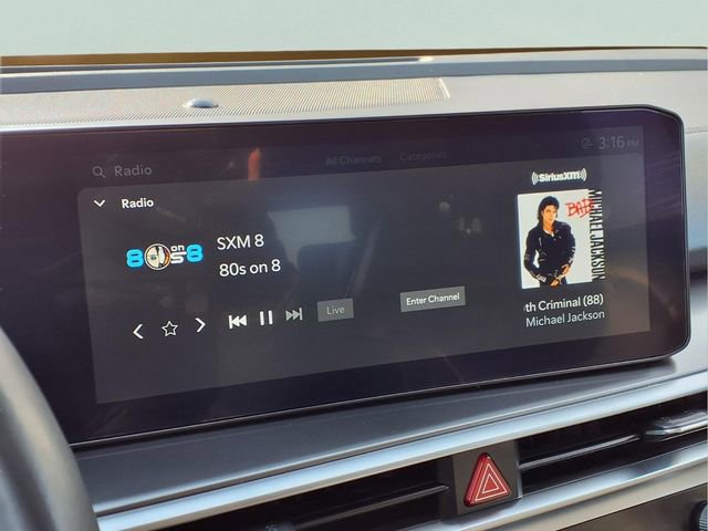 Used 2024 Kia Sorento S image 10