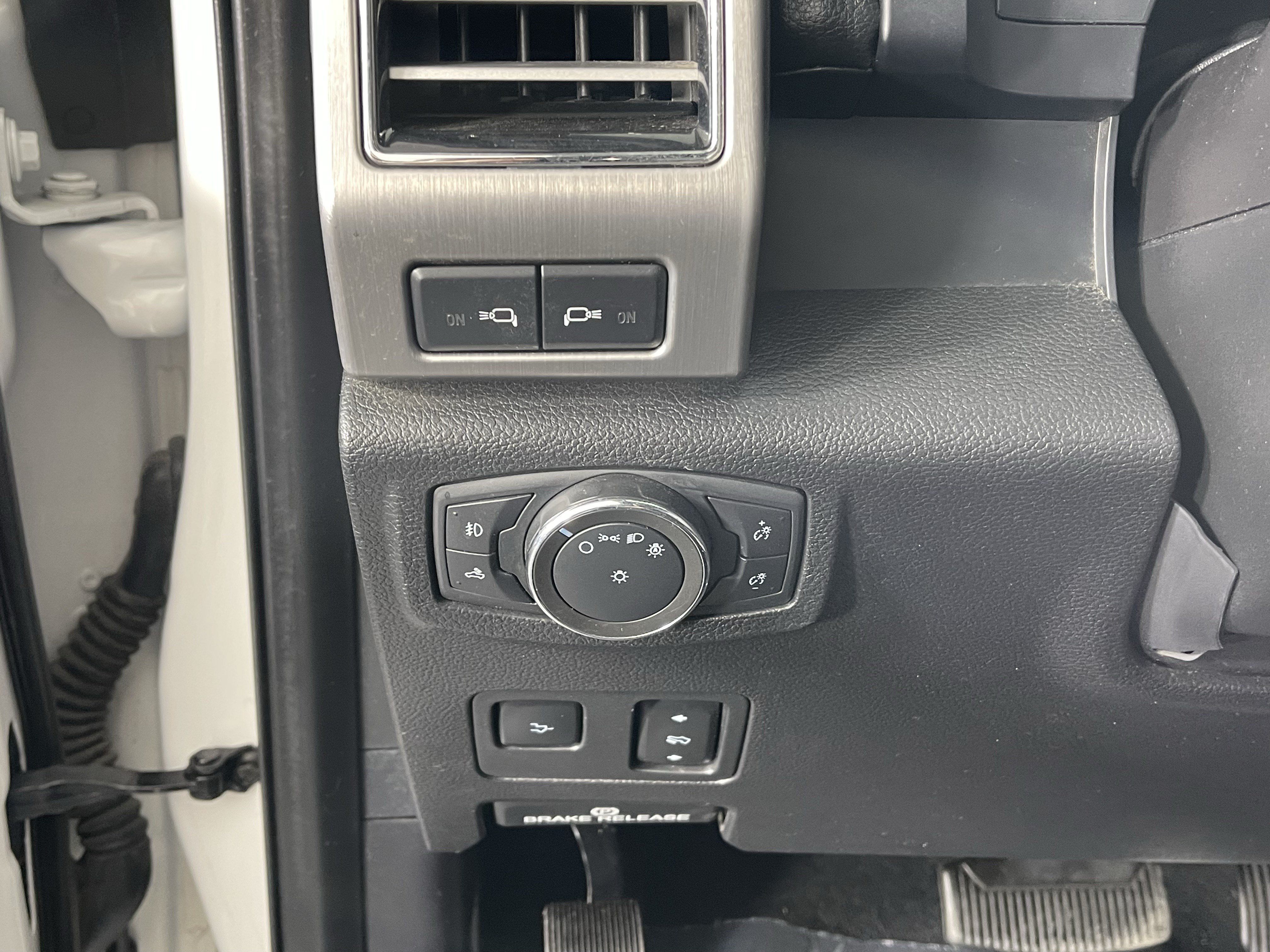 Used 2020 Ford F450 Platinum w/ FX4 Off-Road Package AWD/4WD image 19