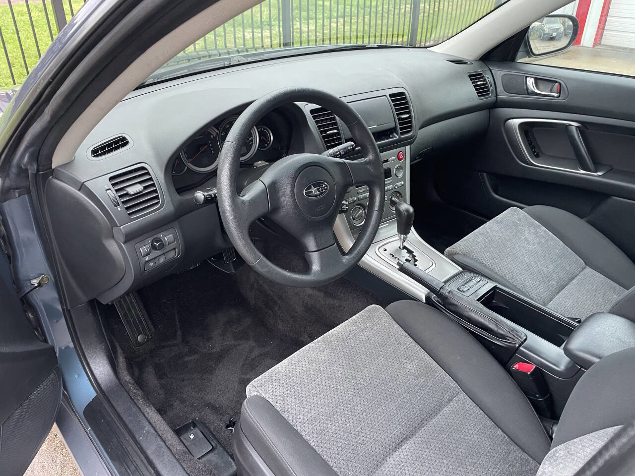 Used 2005 Subaru Outback 2.5i image 9