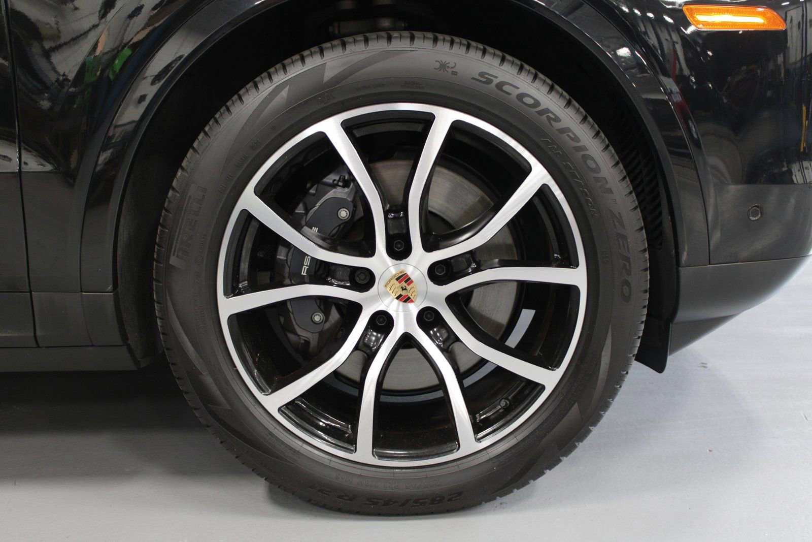 Certified 2025 Porsche Cayenne image 14