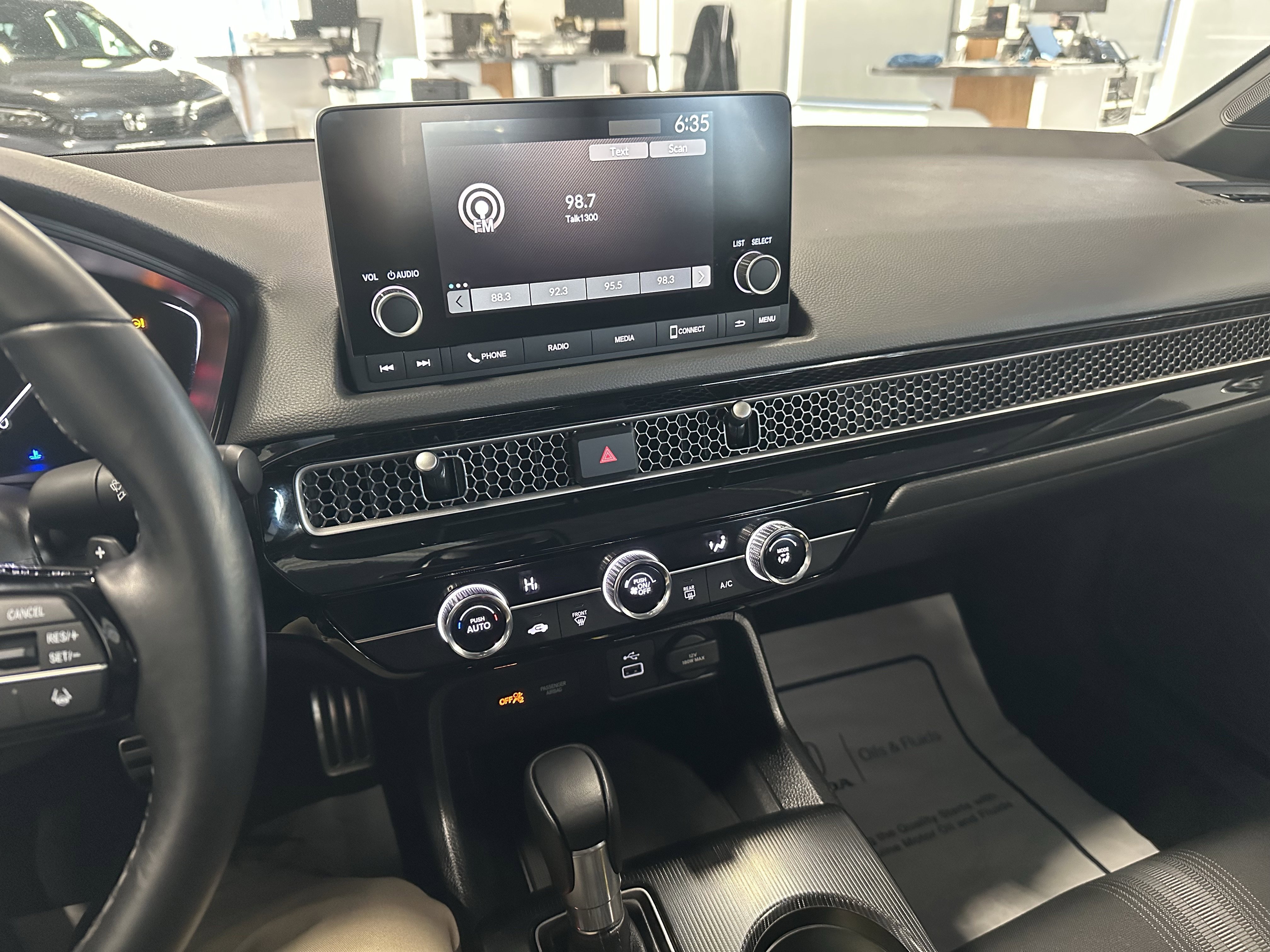 Used 2024 Honda Civic Sport image 10
