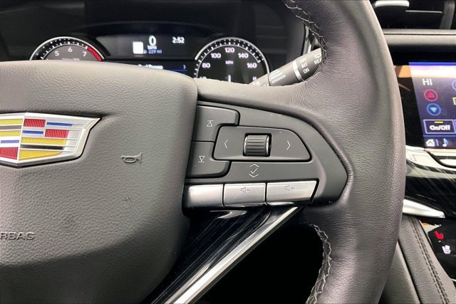 Used 2025 Cadillac XT6 Premium Luxury image 21
