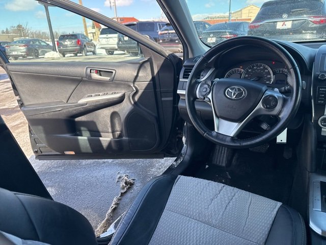 Used 2014 Toyota Camry SE image 15