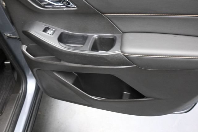 Used 2021 Chevrolet Traverse LT FWD image 38