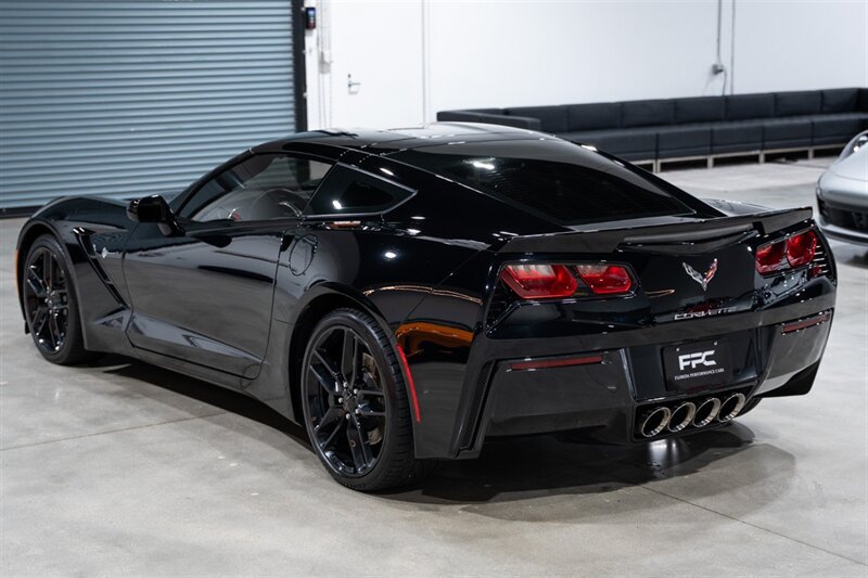 Used 2017 Chevrolet Corvette Stingray Coupe w/ Z51 1LT w/ Battery Protection Package RWD image 4