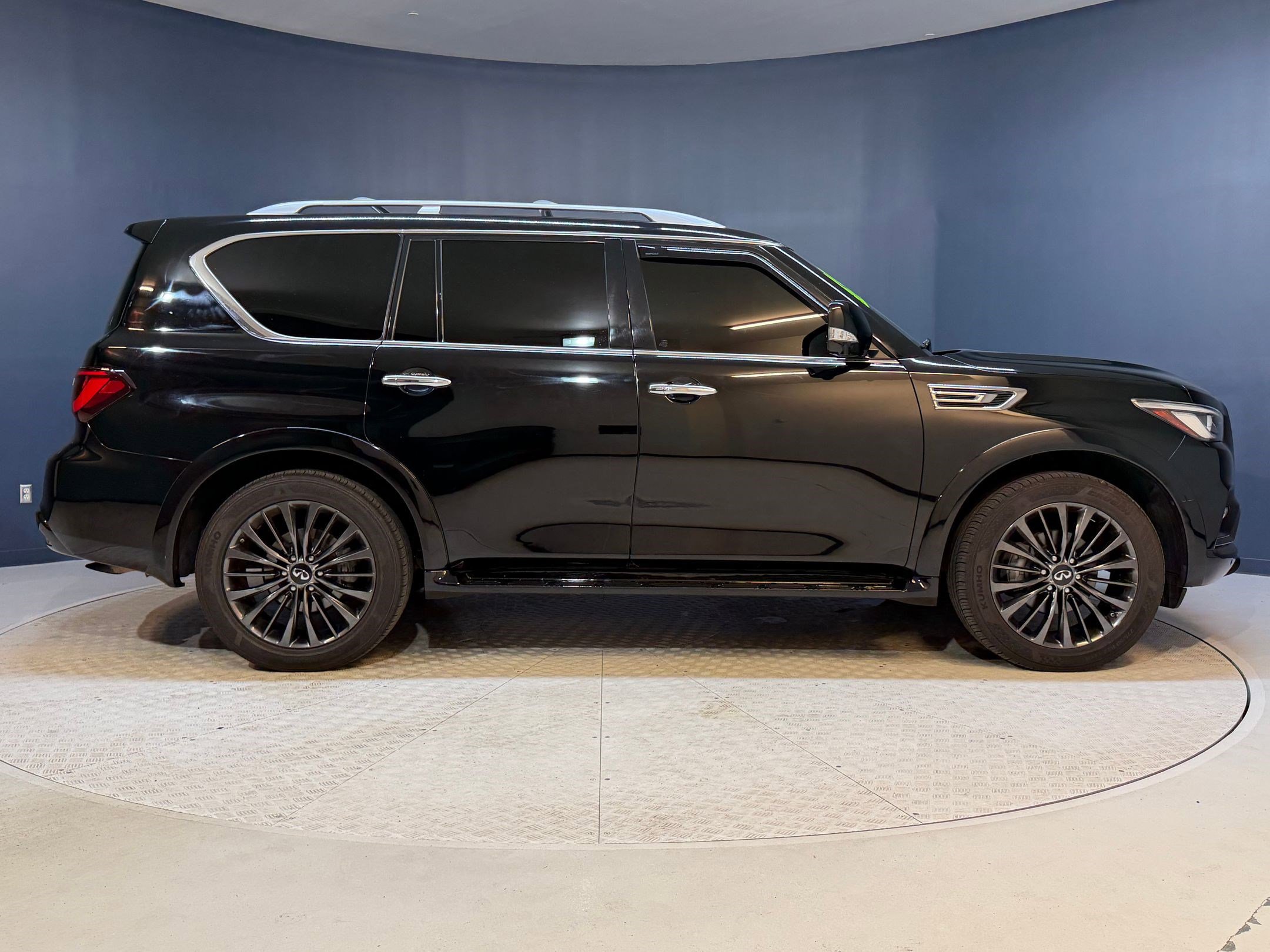 Used 2020 INFINITI QX80 Luxe w/ Edition 30 Package RWD image 8