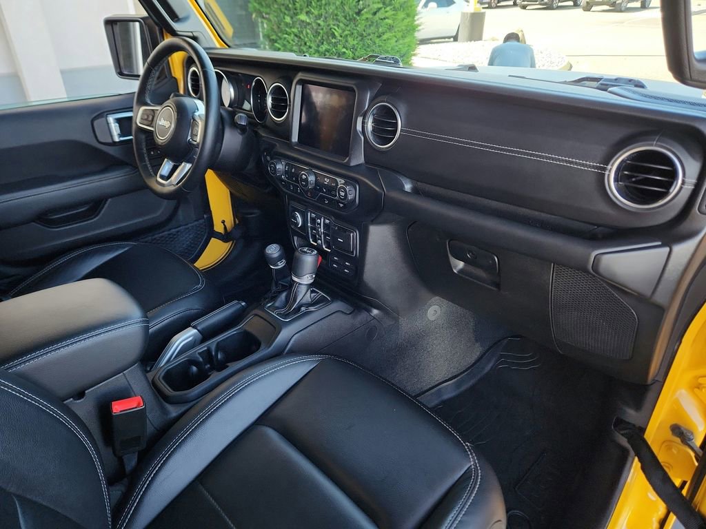 Used 2019 Jeep Wrangler Unlimited Sahara w/ Uconnect 4C Nav & Sound Group AWD/4WD image 24