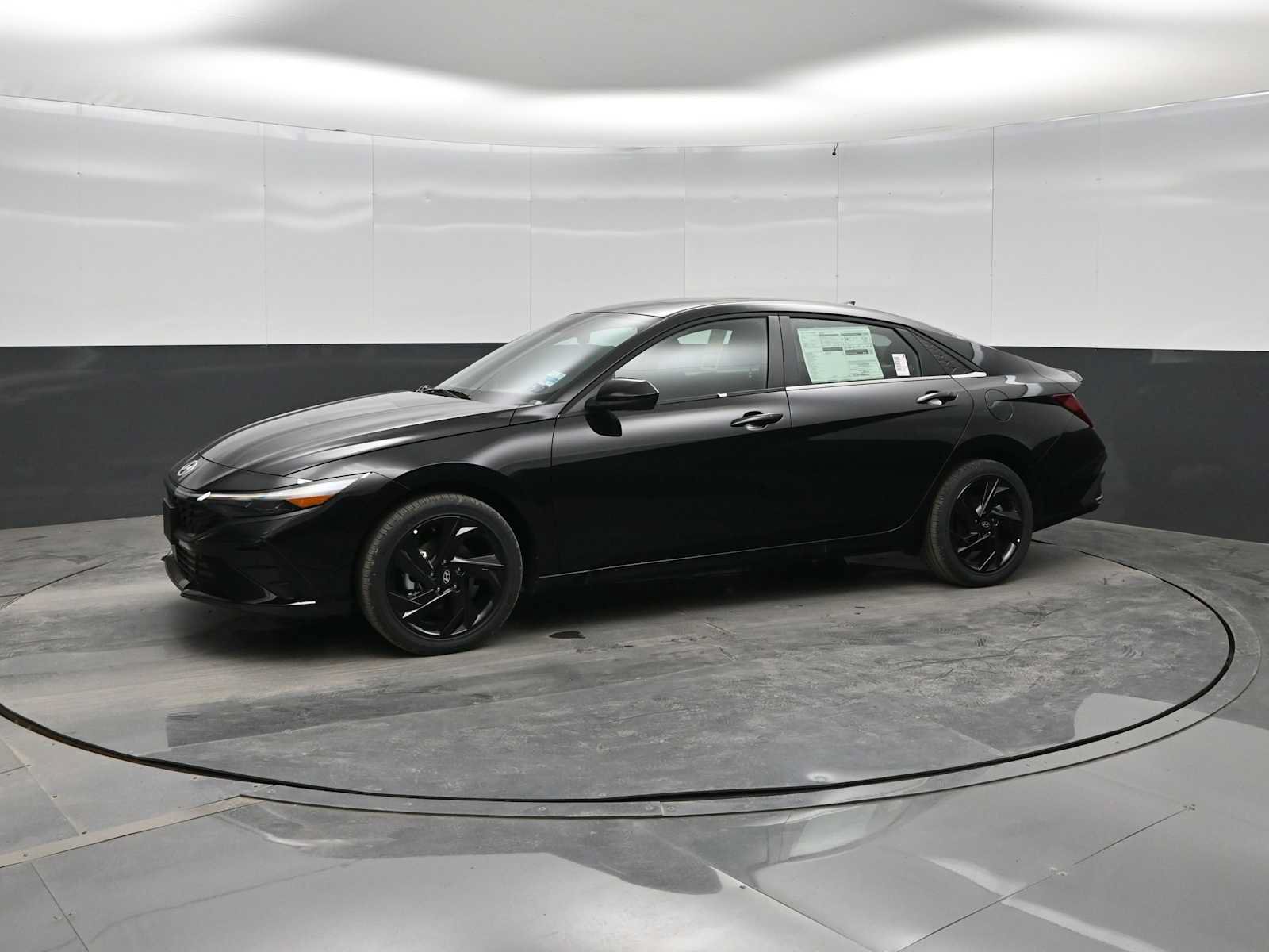 New 2026 Hyundai Elantra SEL Sport FWD image 1