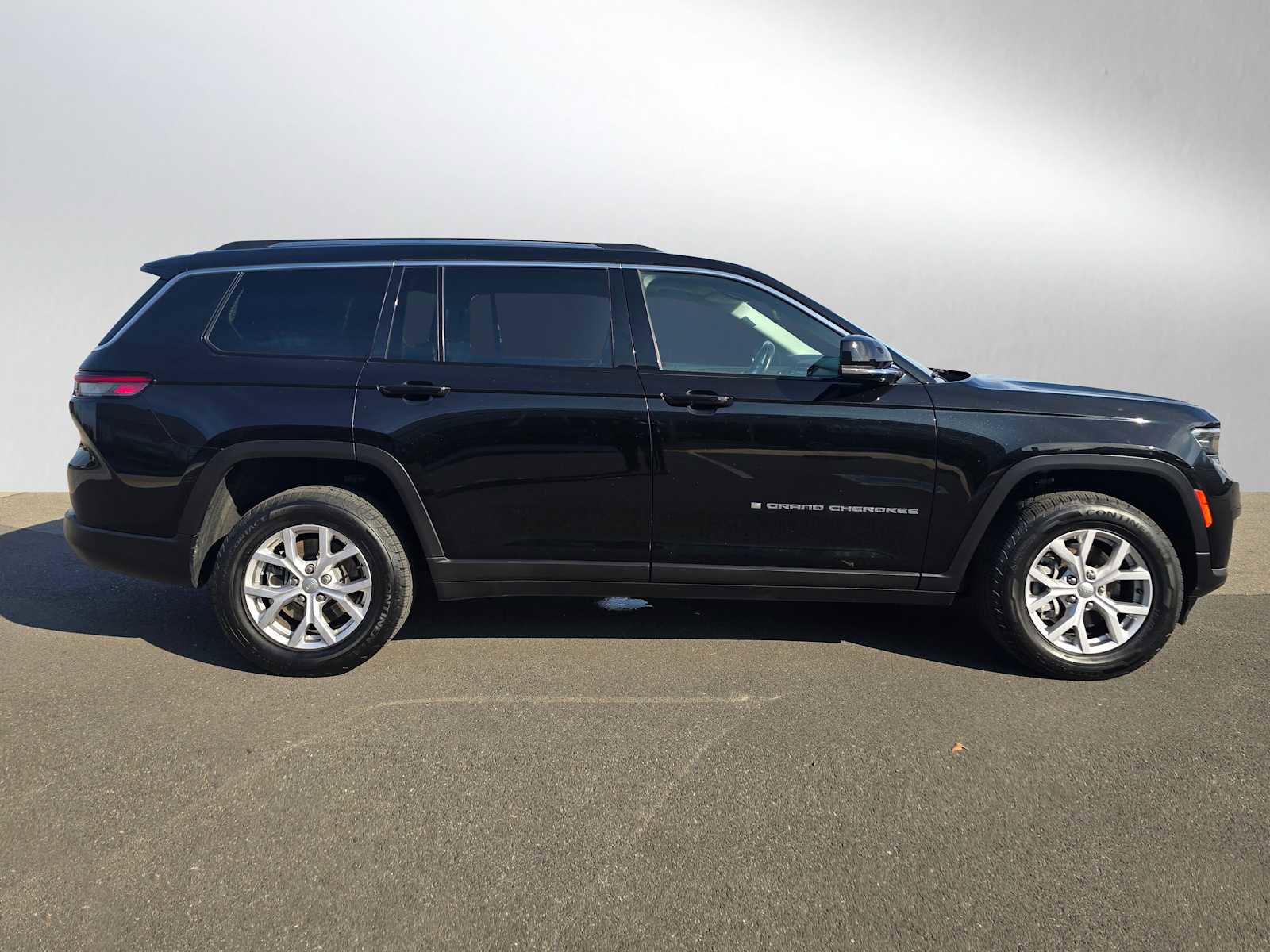 Used 2021 Jeep Grand Cherokee L Limited image 2