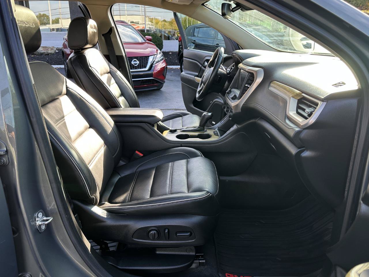 Used 2018 GMC Acadia Denali w/ Technology Package AWD/4WD image 52