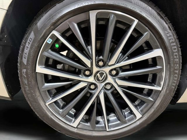 Used 2023 Lexus ES 350 w/ Premium Package image 32