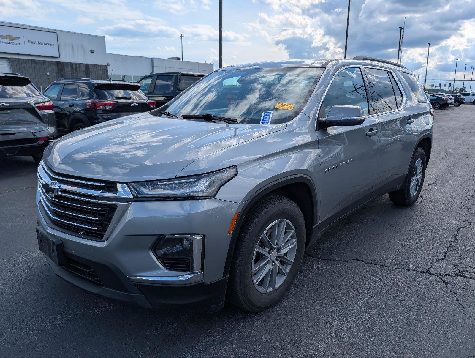 Used 2023 Chevrolet Traverse LT AWD/4WD image 4