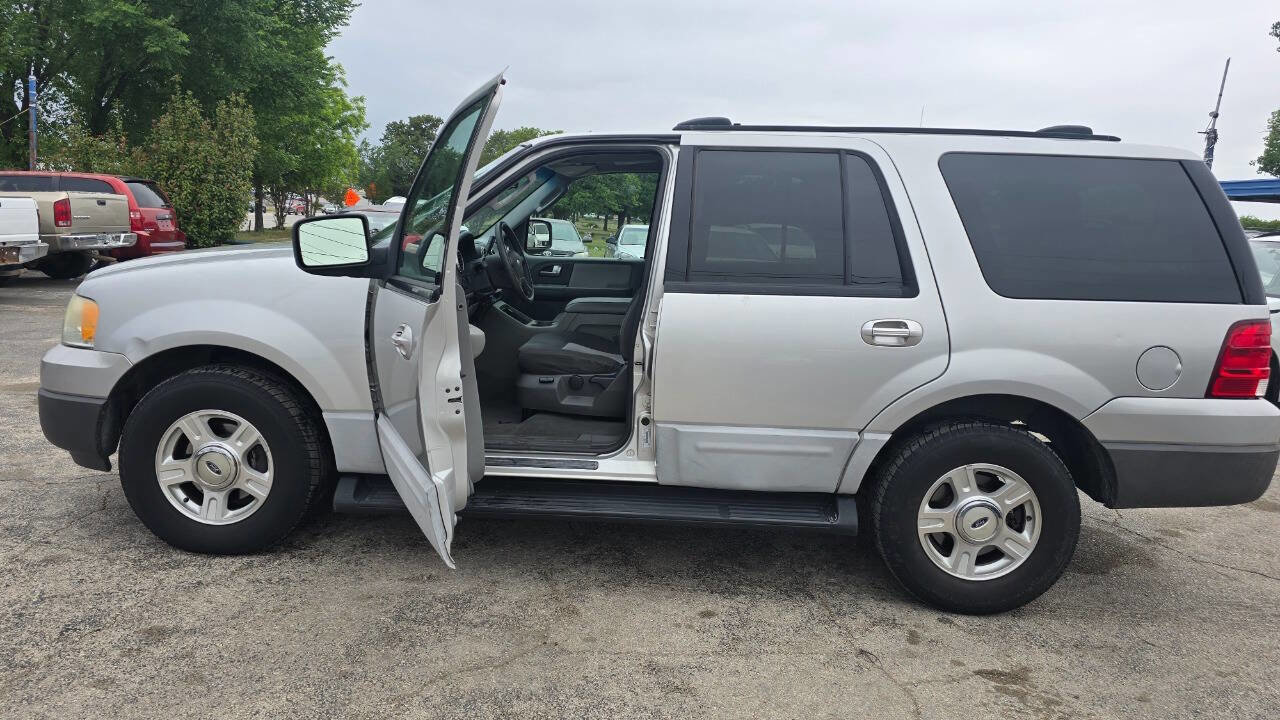 Used 2004 Ford Expedition XLT RWD image 3