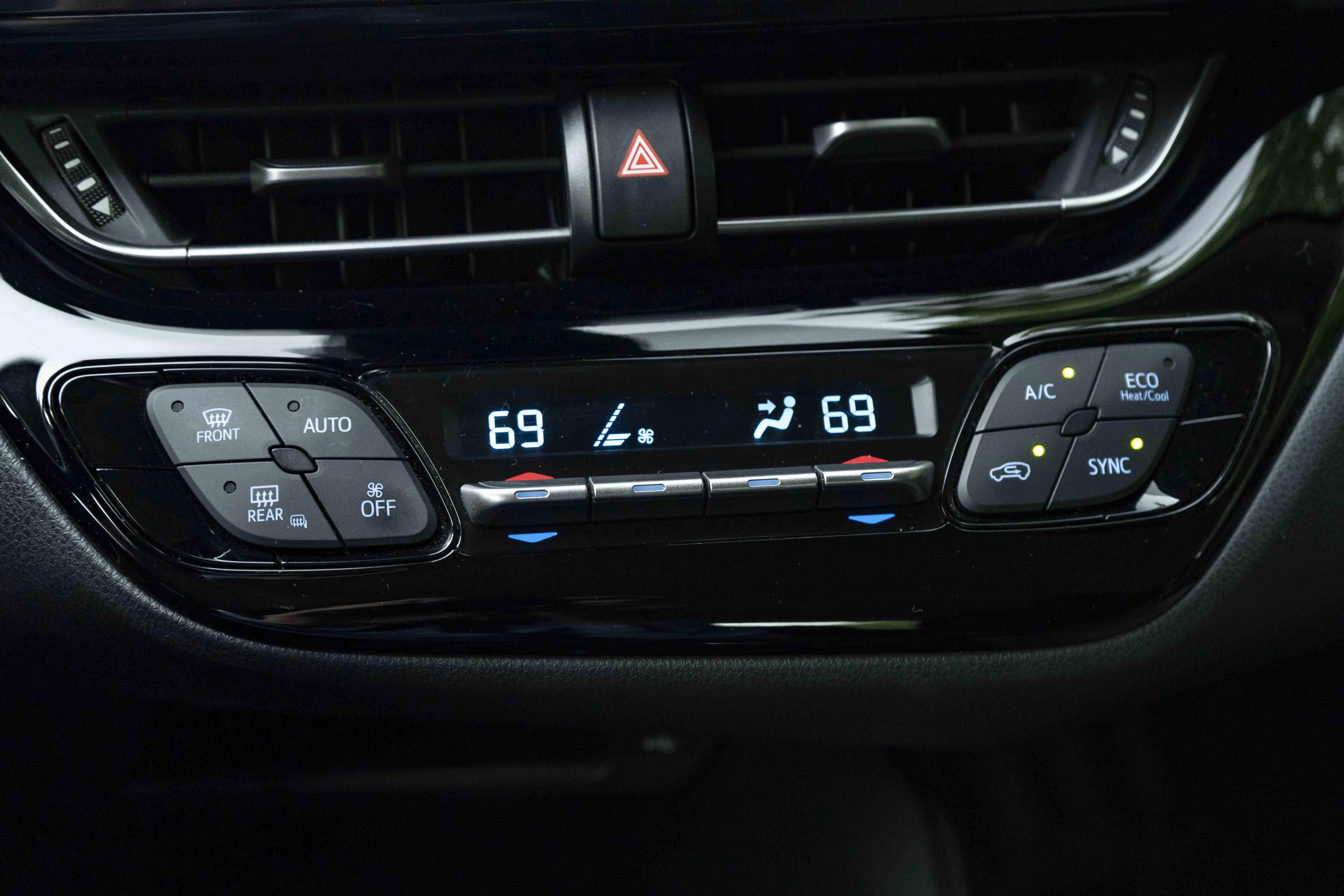 Used 2020 Toyota C-HR LE FWD image 28