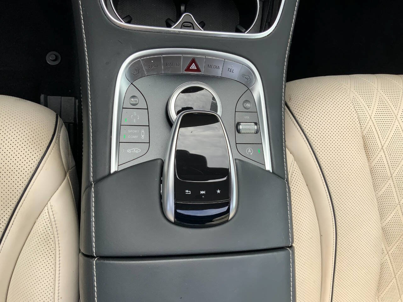 Used 2017 Mercedes-Benz S 550 Sedan image 23