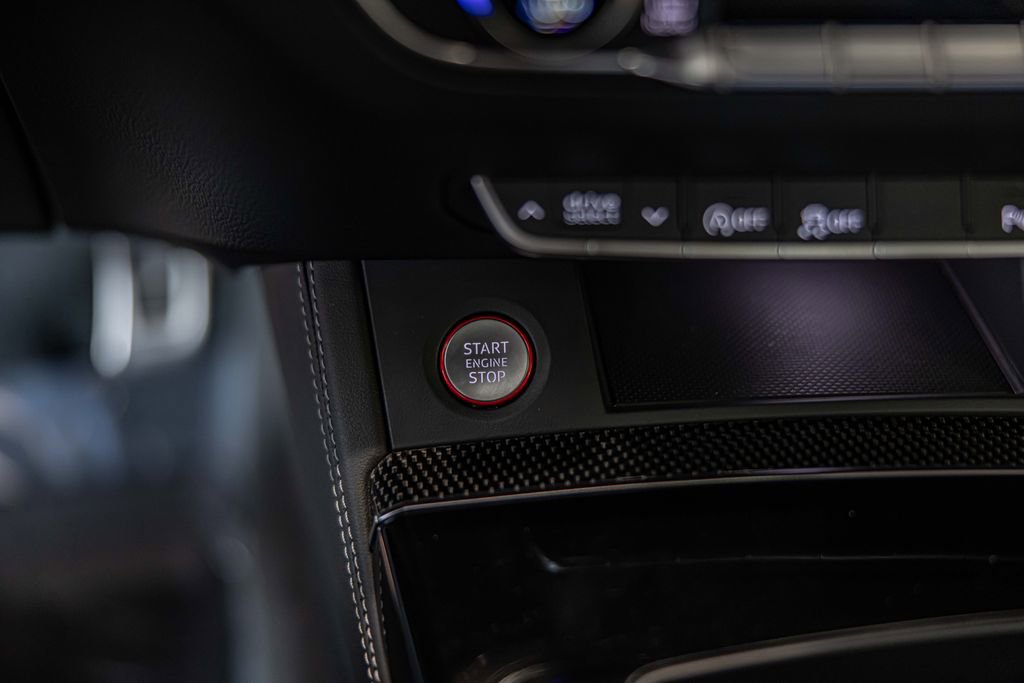 Used 2025 Audi SQ5 Premium Plus w/ Premium Plus Package image 31