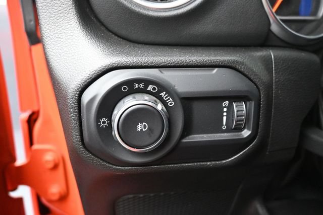 Used 2023 Jeep Wrangler Unlimited Sahara w/ LED Lighting Group AWD/4WD image 14