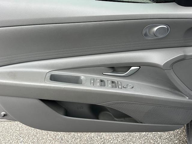 Used 2023 Hyundai Elantra SEL image 13
