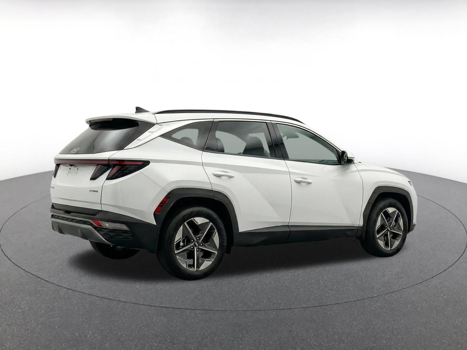 Used 2026 Hyundai Tucson SEL FWD image 9