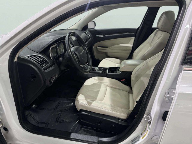 Used 2016 Chrysler 300 Limited w/ Driver Convenience Group image 16