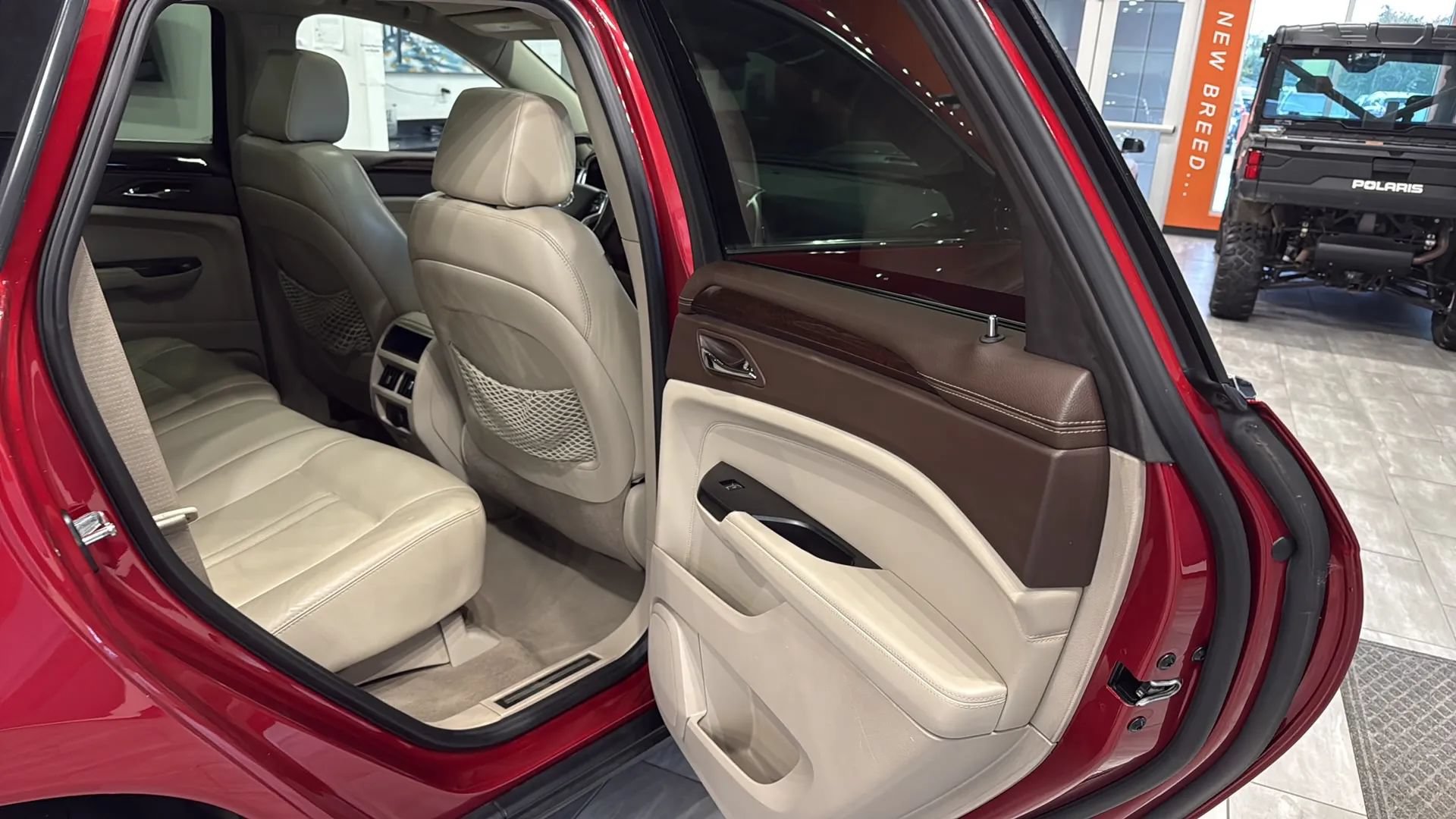 Used 2015 Cadillac SRX Luxury w/ Driver Awareness Package FWD image 40