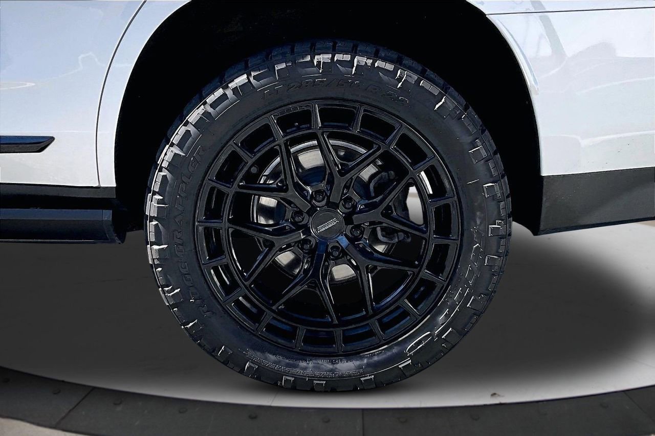 Used 2023 GMC Yukon Denali Ultimate image 37