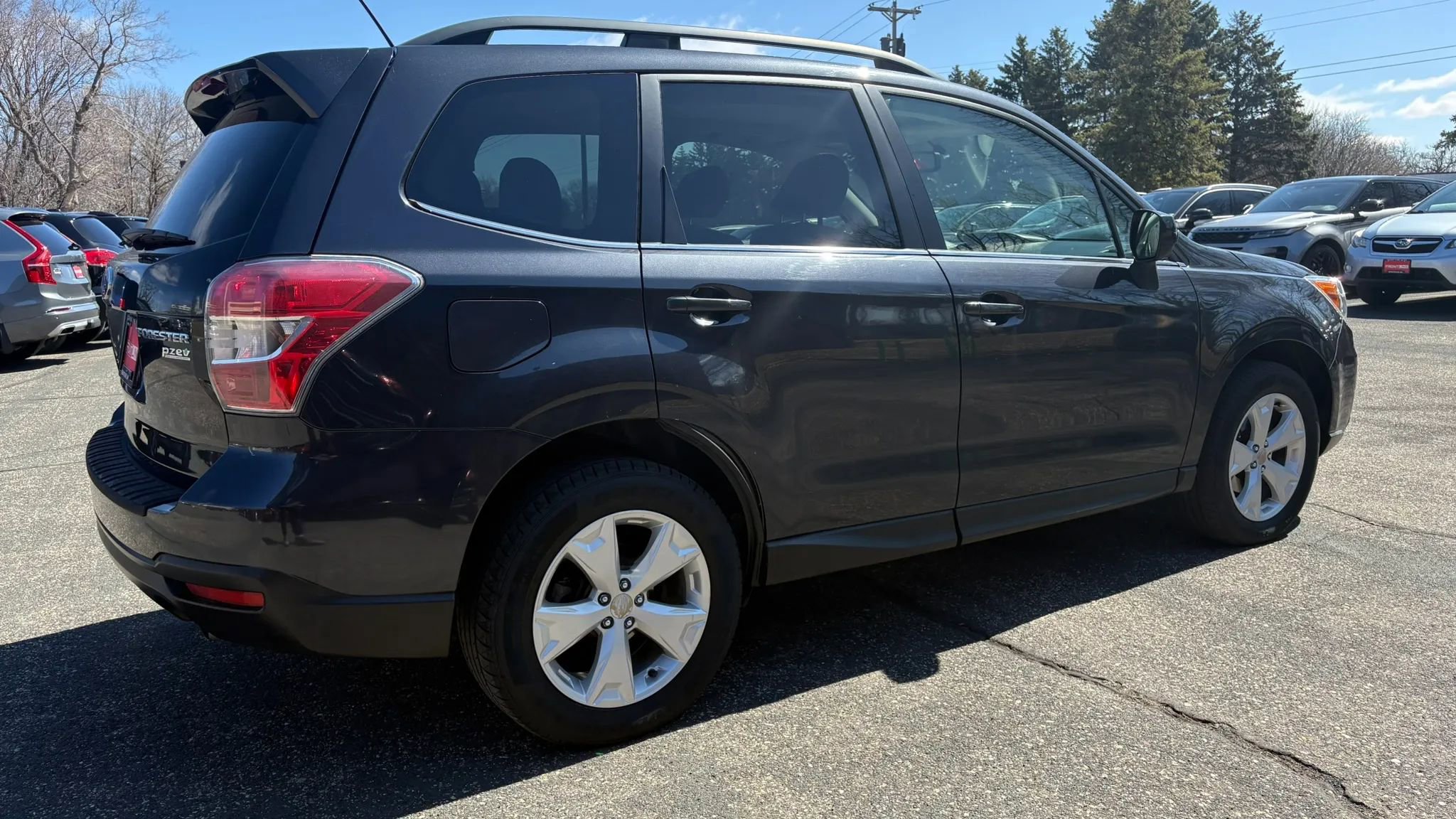 Used 2015 Subaru Forester 2.5i Limited AWD/4WD image 10