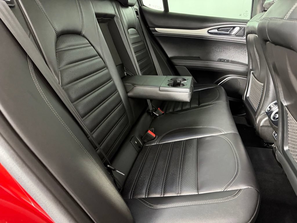 Used 2023 Alfa Romeo Stelvio Veloce AWD/4WD image 29