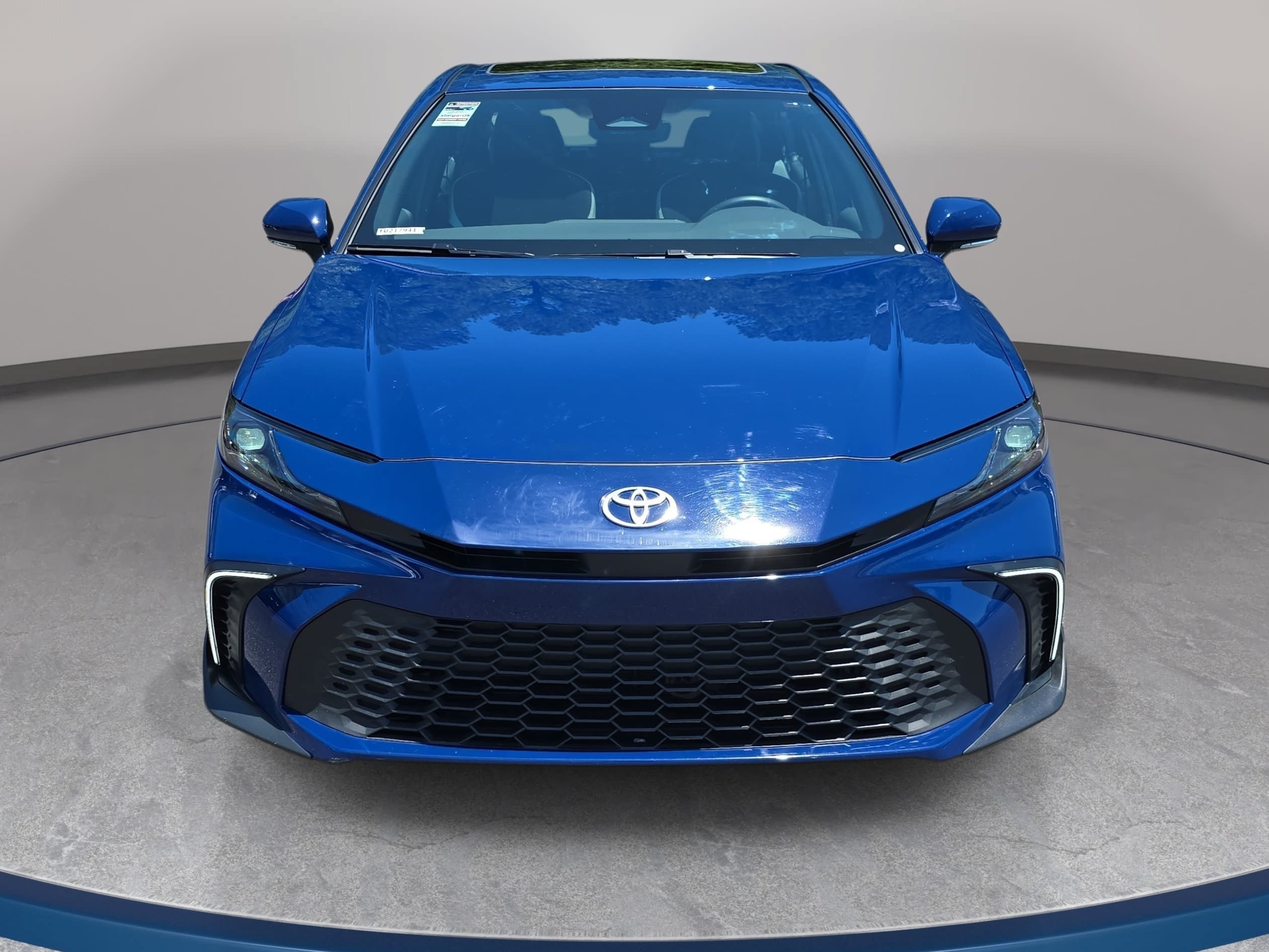 Used 2026 Toyota Camry SE w/ Multimedia Upgrade Package FWD image 2