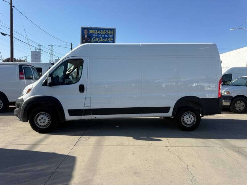Used 2024 RAM ProMaster 2500 w/ Convenience Group FWD image 4