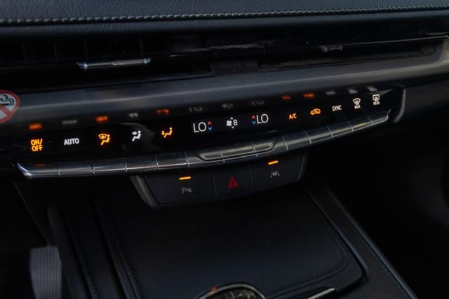 Used 2024 Cadillac XT4 Premium Luxury image 22