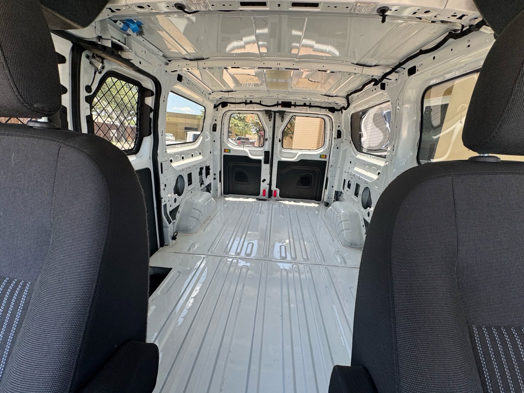 Used 2018 Ford Transit 250 130 Low Roof RWD image 15